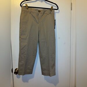 NEW WITH TAGS NO GAP ELASTIC WAIST CAPRIS